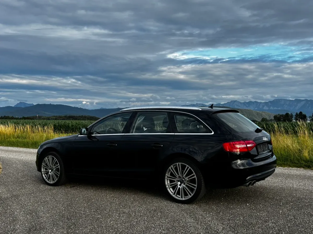 Audi A4 2015 photo 2