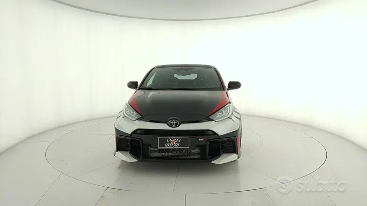 Toyota Yaris 2024 photo 2