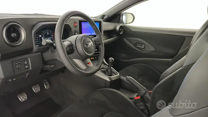 Toyota Yaris 2024 photo 5