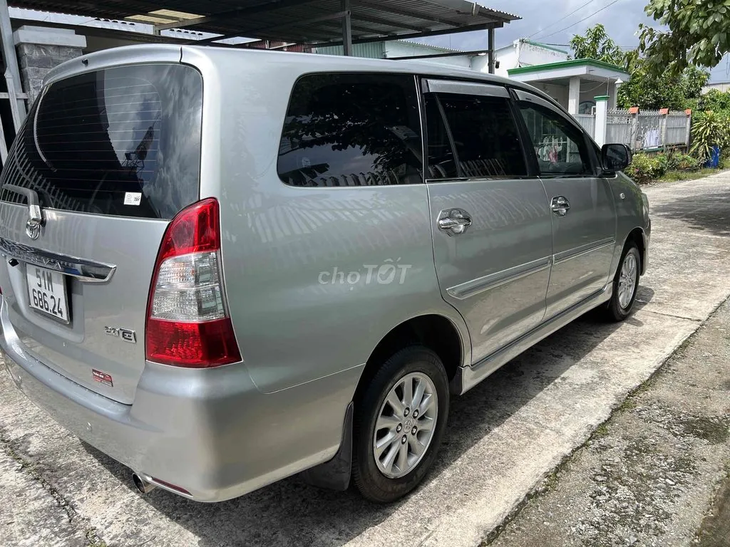 Toyota Innova 2013 photo 2