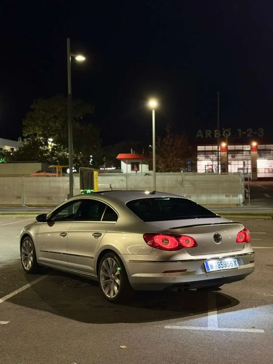 Volkswagen Passat Cc 2011 photo 2