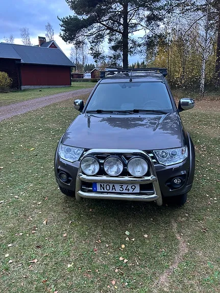 Mitsubishi L200 2015 photo 2