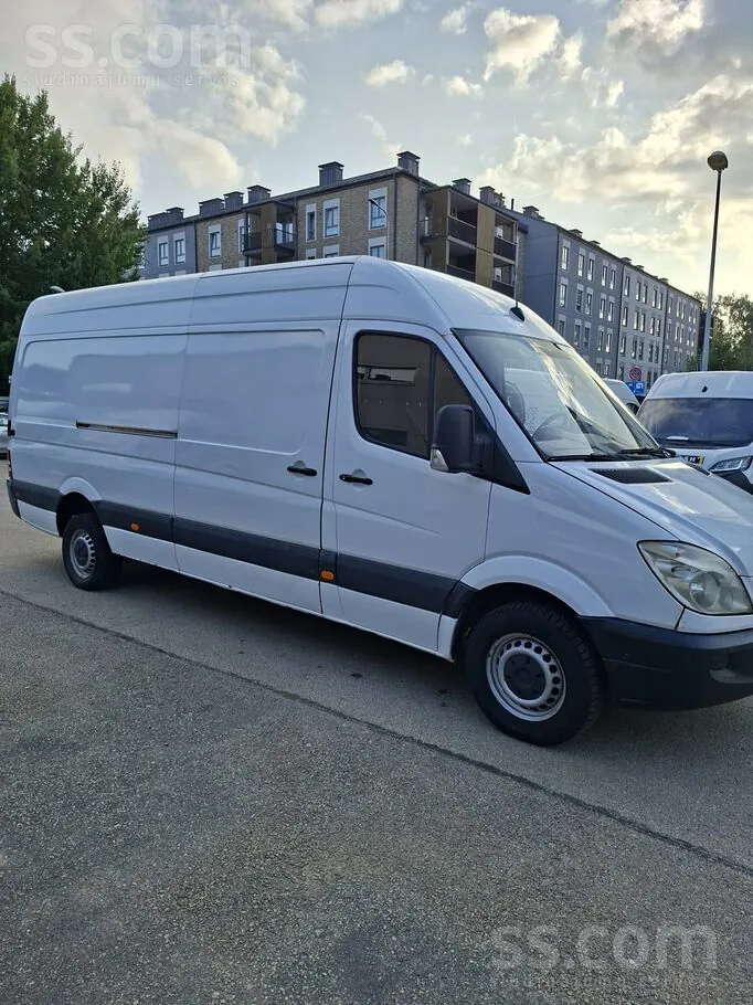 Mercedes-Benz Sprinter 2011 photo 3