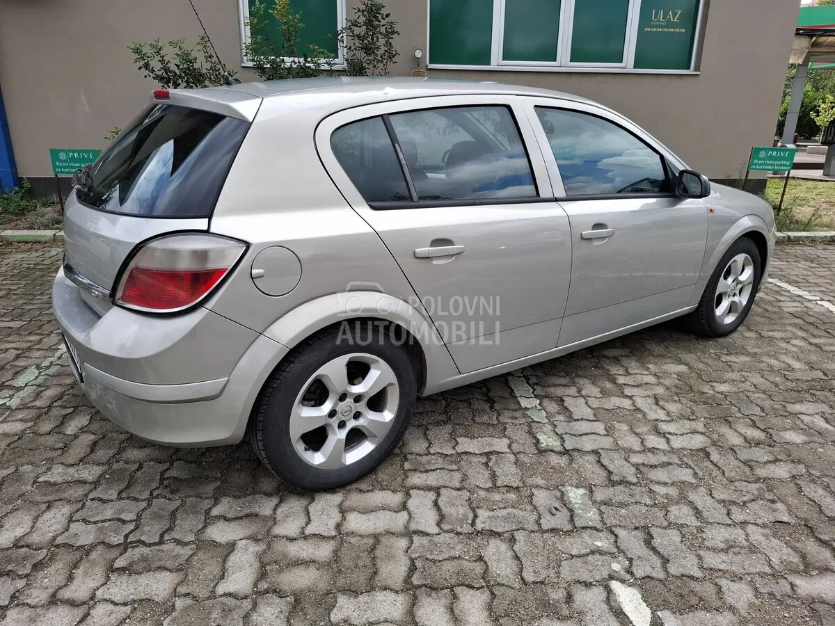 Opel Astra H 2004 photo 5