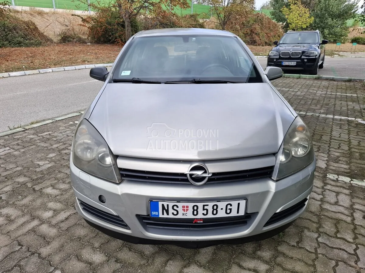 Opel Astra H 2004 photo 3