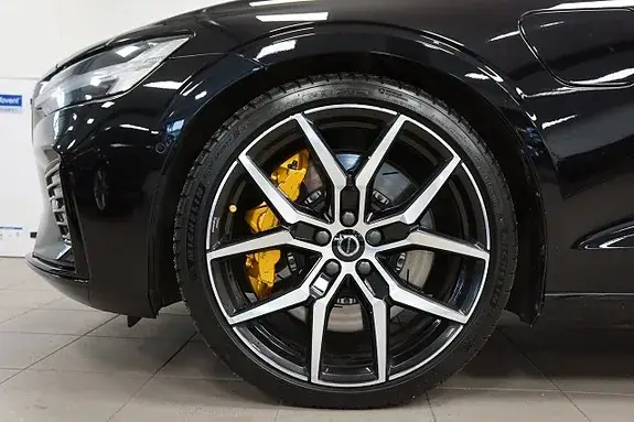 Volvo S60 2024 photo 2