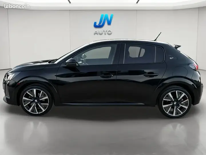 Peugeot 208 2021 photo 2
