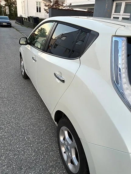 Nissan Leaf 2013 photo 4