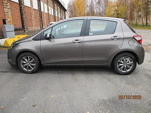 Toyota Yaris 2019 photo 2