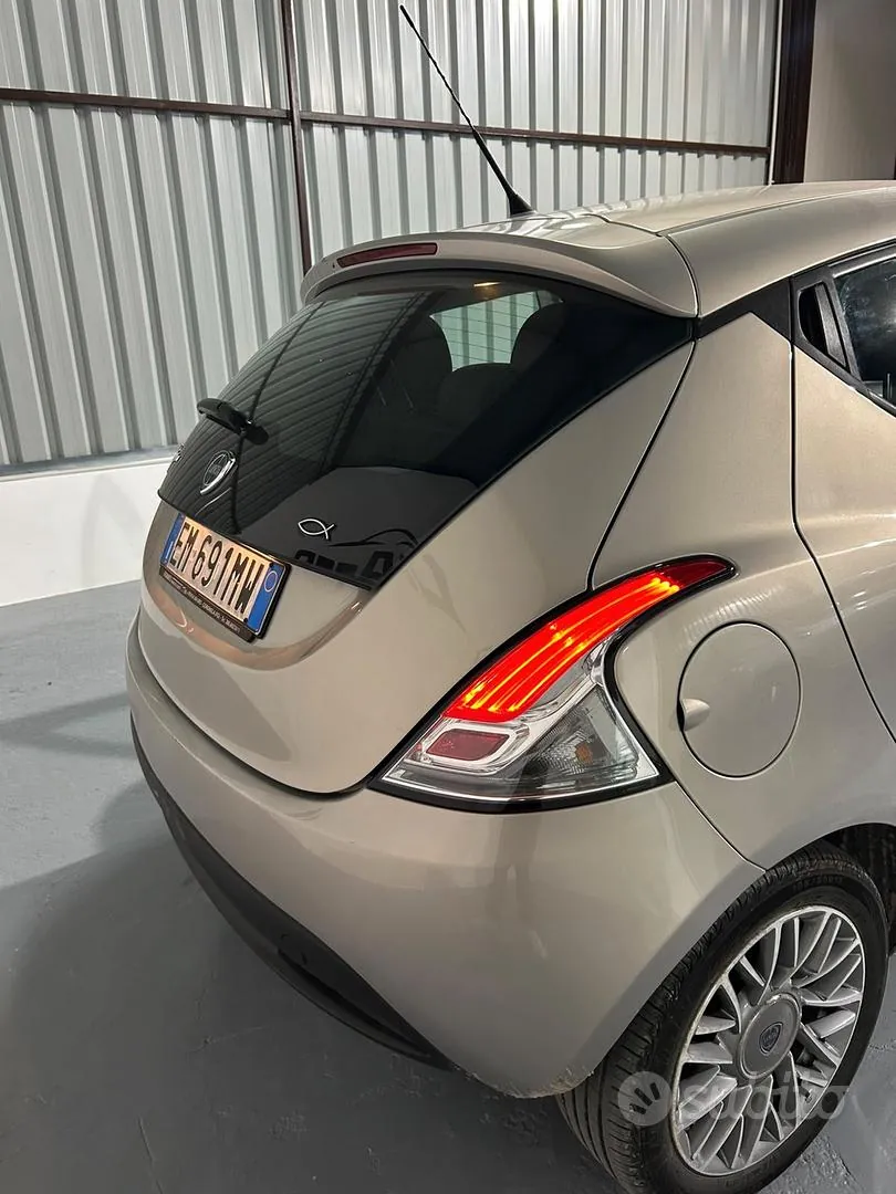 Lancia Ypsilon 2012 photo 4