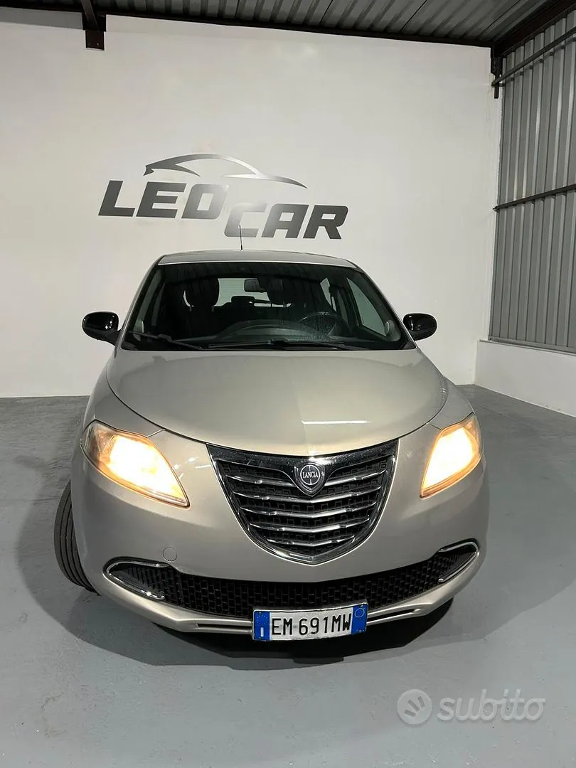 Lancia Ypsilon 2012 photo 2