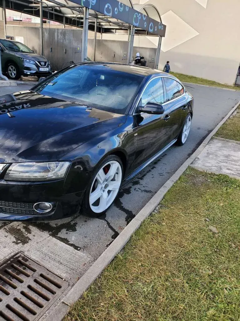 Audi A5 2009 photo 2