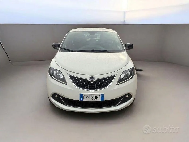 Lancia Ypsilon 2023 photo 2