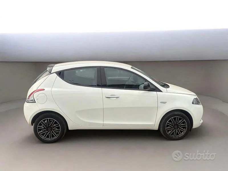 Lancia Ypsilon 2023 photo 4