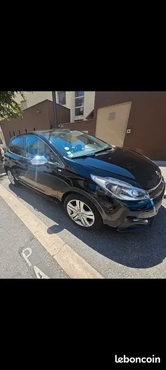 Peugeot 208 2016 photo 3