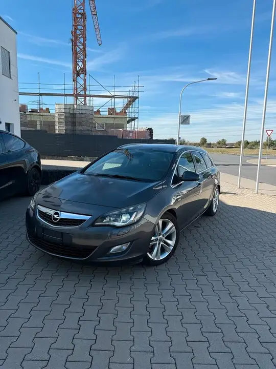 Opel Astra J Sports Tourer