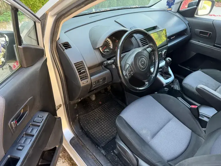 Mazda Mazda5 2005 photo 3