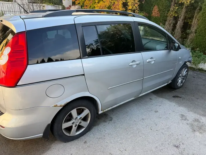 Mazda Mazda5 2005 photo 2