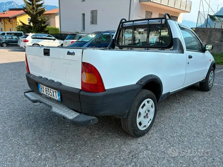 Fiat Strada 2002 photo 5