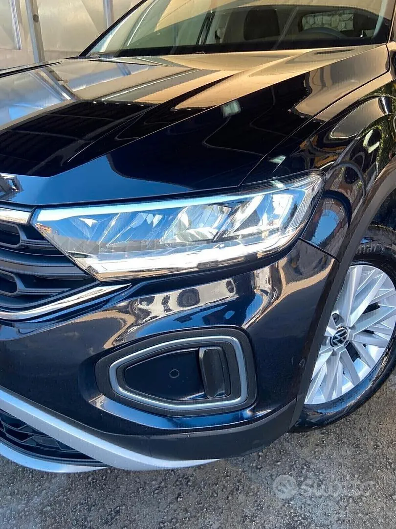 Volkswagen T-Roc 2023 photo 3