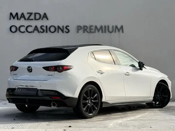 Mazda 3 2024 photo 2
