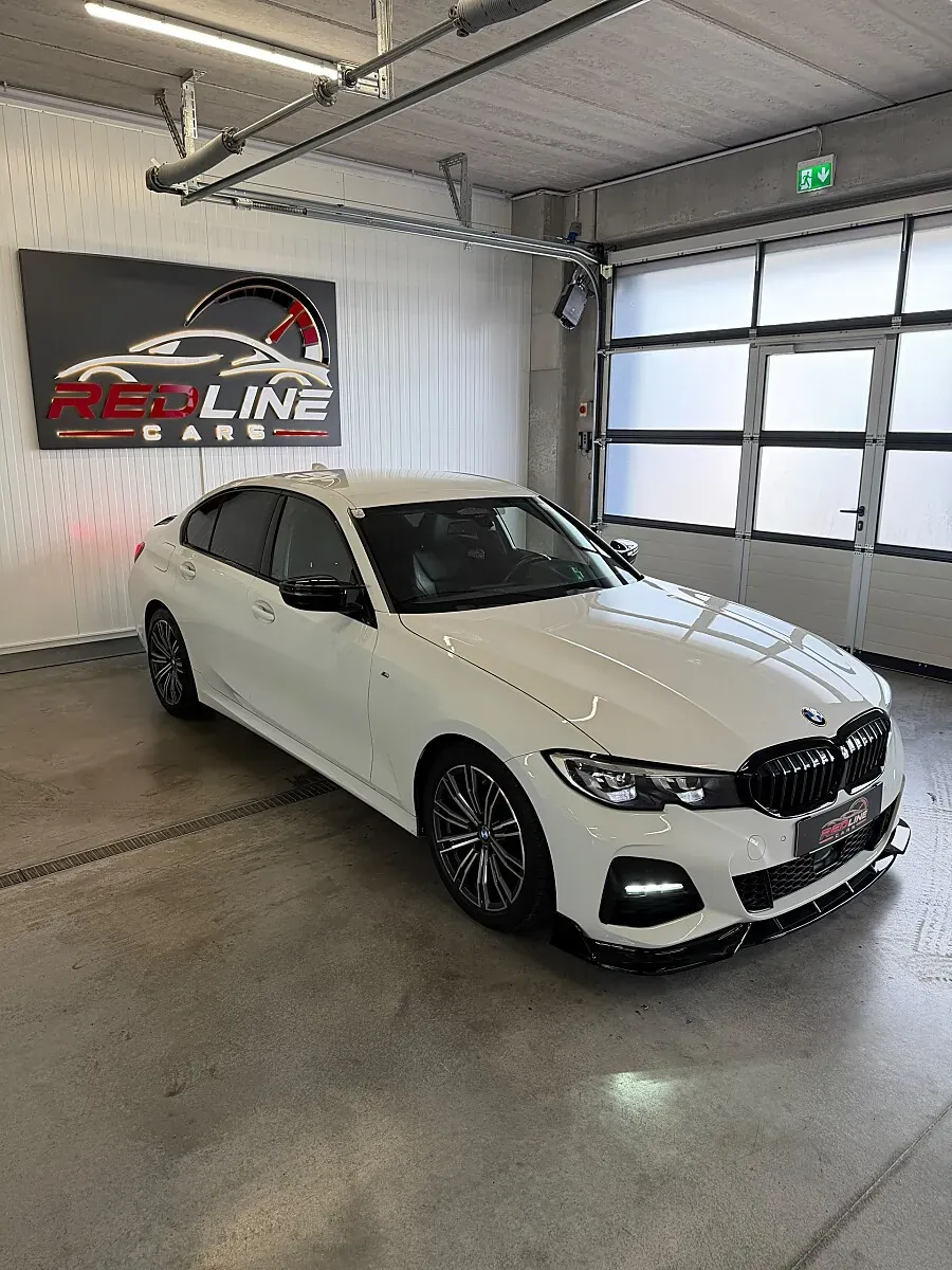 BMW 3 Series 2019 photo 3