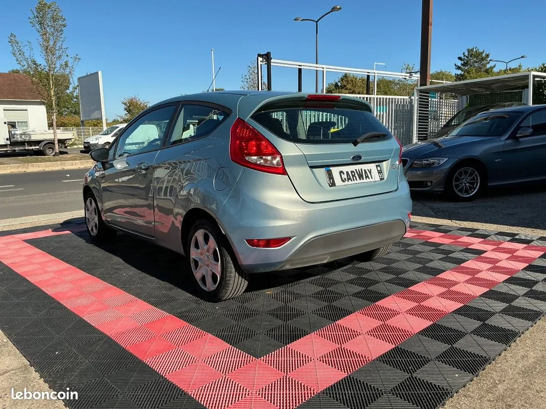 Ford Fiesta 2010 photo 5