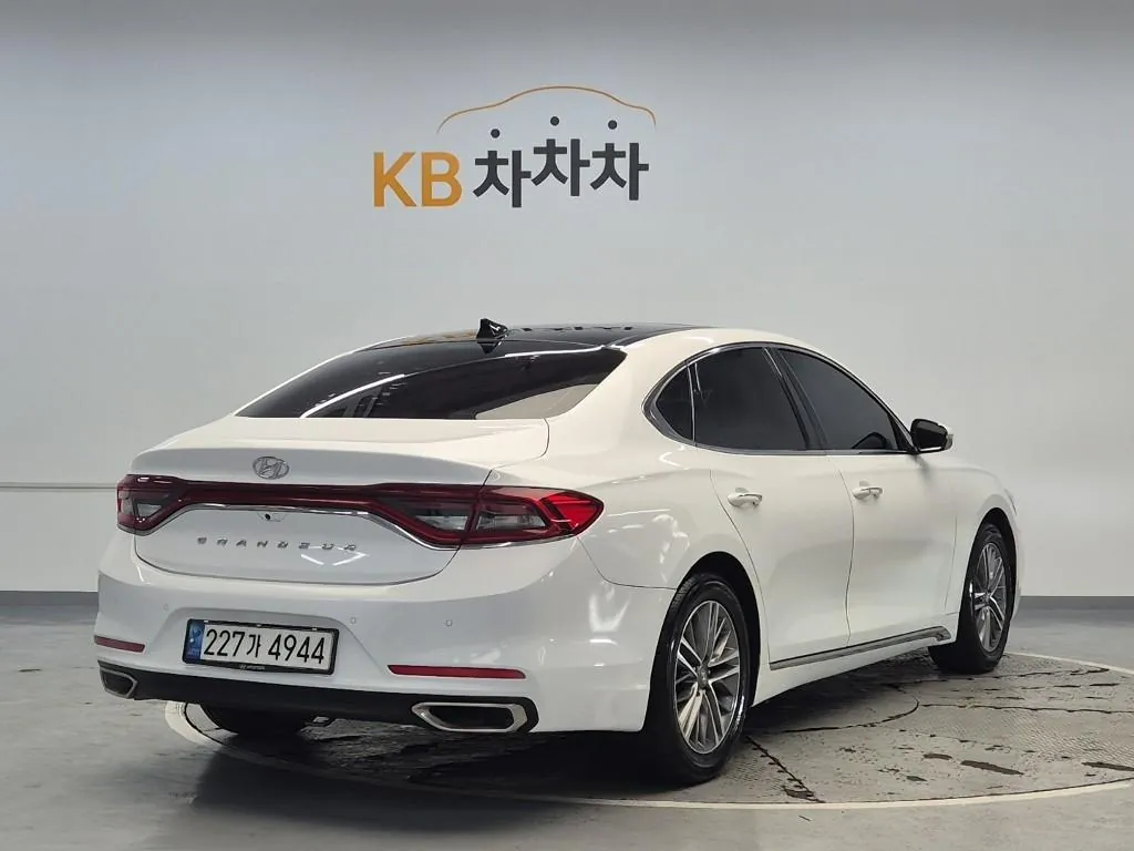 Hyundai Grandeur 2018 photo 3