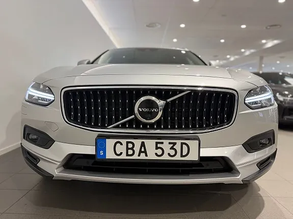 Volvo V90 Cross Country 2021 photo 2