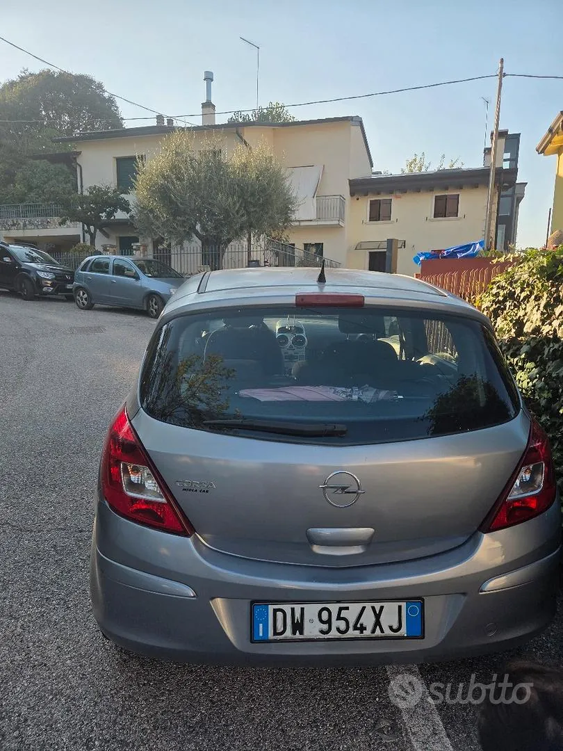 Opel Corsa 2009 photo 2