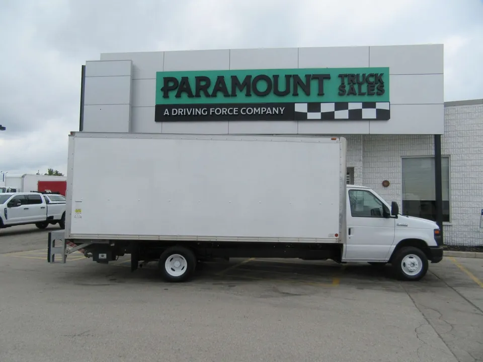 Ford E-450 2019 photo 2