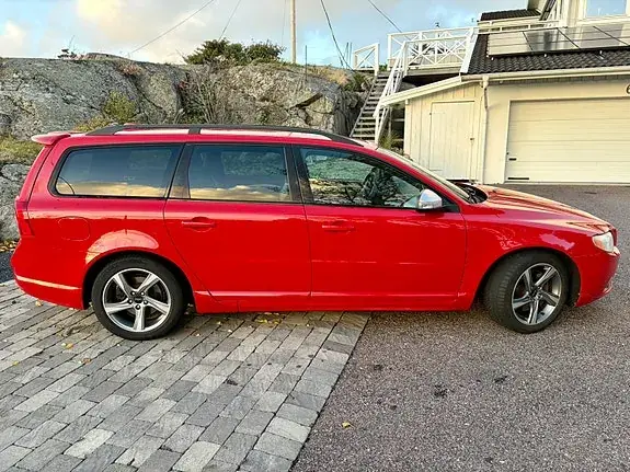 Volvo V70 2011 photo 2