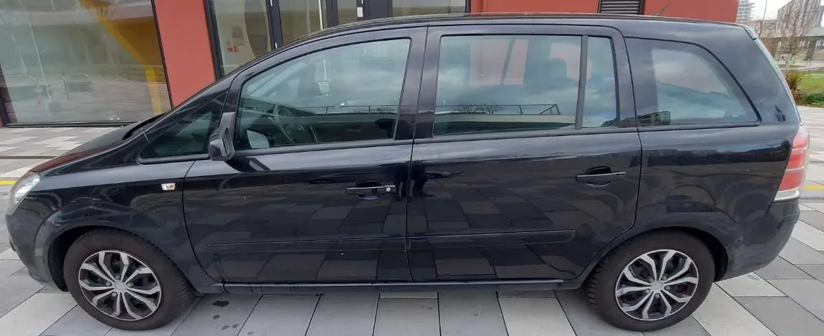 Opel Zafira 2007 photo 2