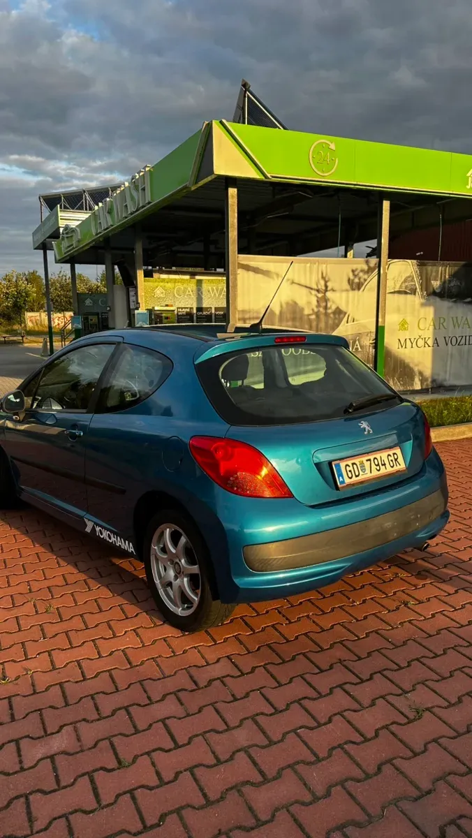 Peugeot 207 2007 photo 3