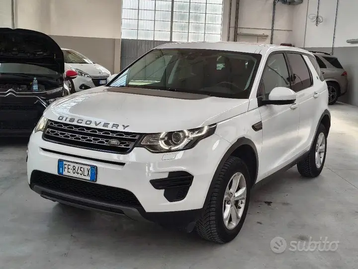 Land Rover Discovery Sport 2016 photo 2