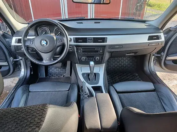 BMW 320D 2011 photo 5