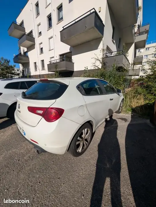 Alfa Romeo Giulietta 2012 photo 3