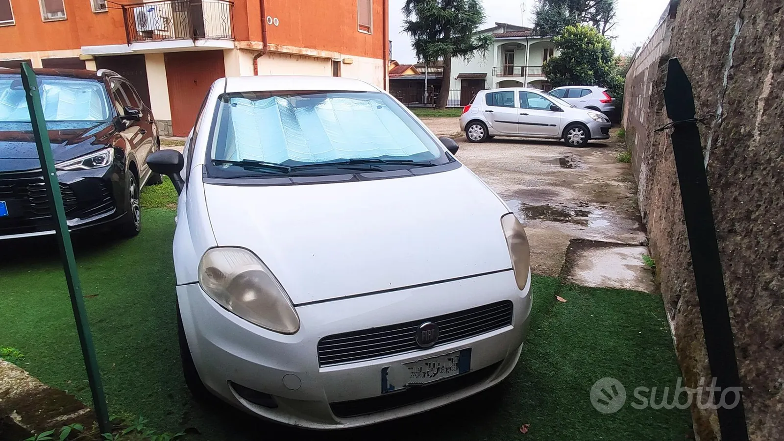 Fiat Grande Punto 2009 photo 2