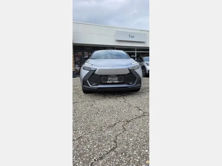 Toyota C-Hr 2025 photo 2