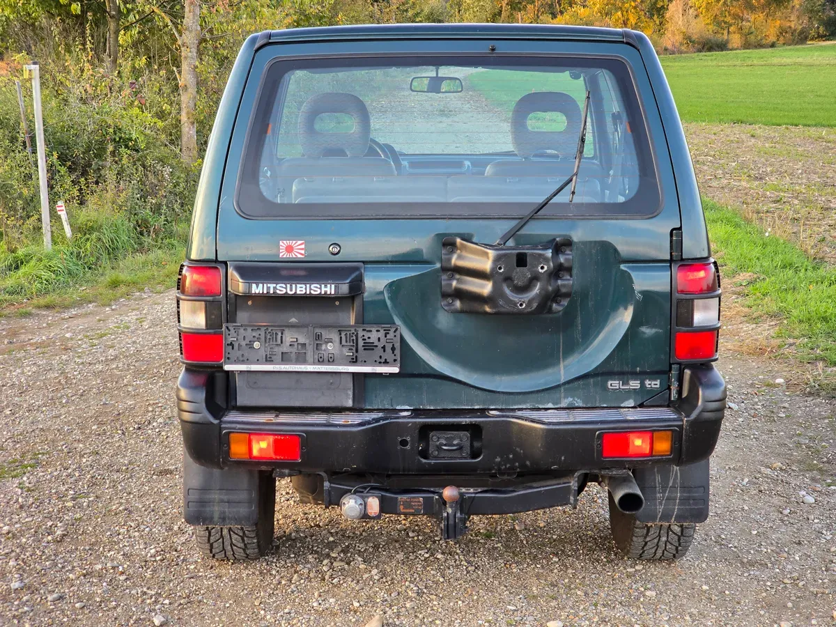 Mitsubishi Pajero 1997 photo 3