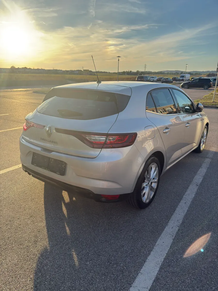 Renault Mégane 2016 photo 3