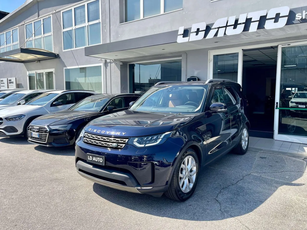 Land Rover Discovery 2018 photo 3