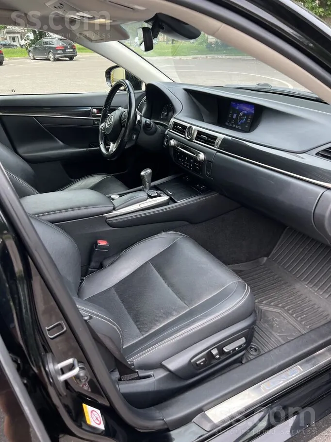 Lexus Gs300H 2017 photo 4