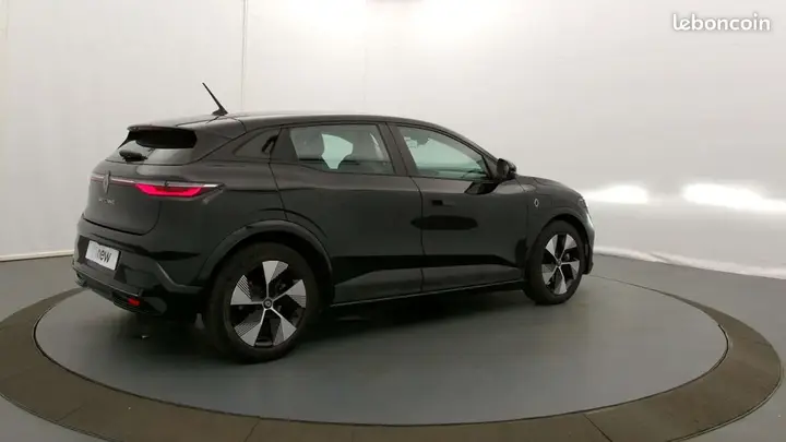 Renault Megane 2023 photo 2