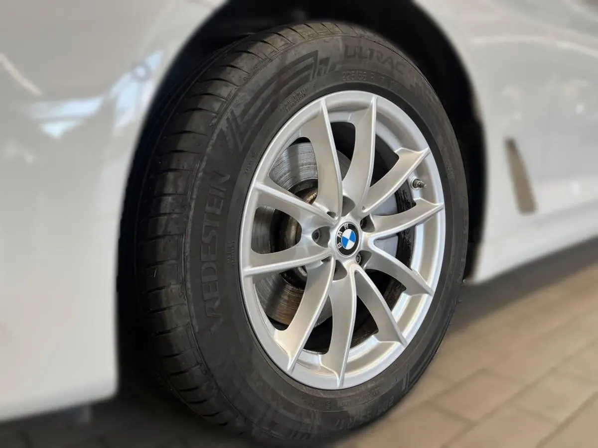 BMW 5 Series 2020 photo 3
