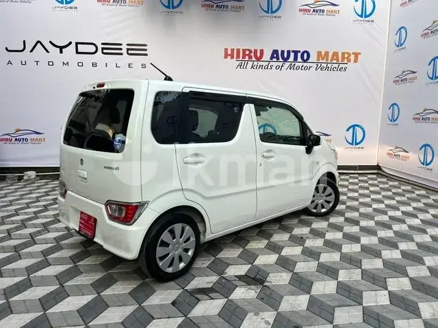 Daihatsu Mira 2023 photo 5