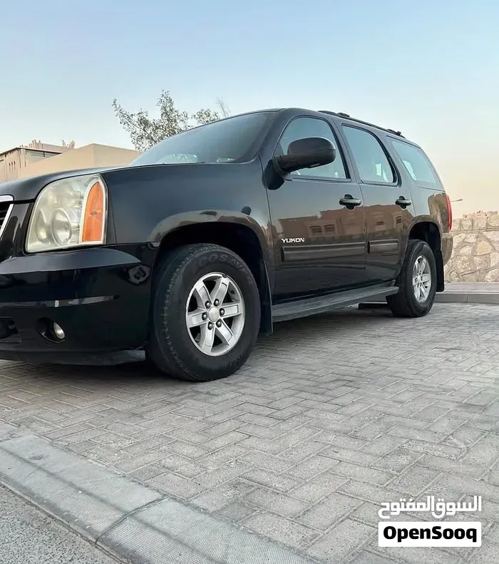 GMC Yukon Xl 2011 photo 2