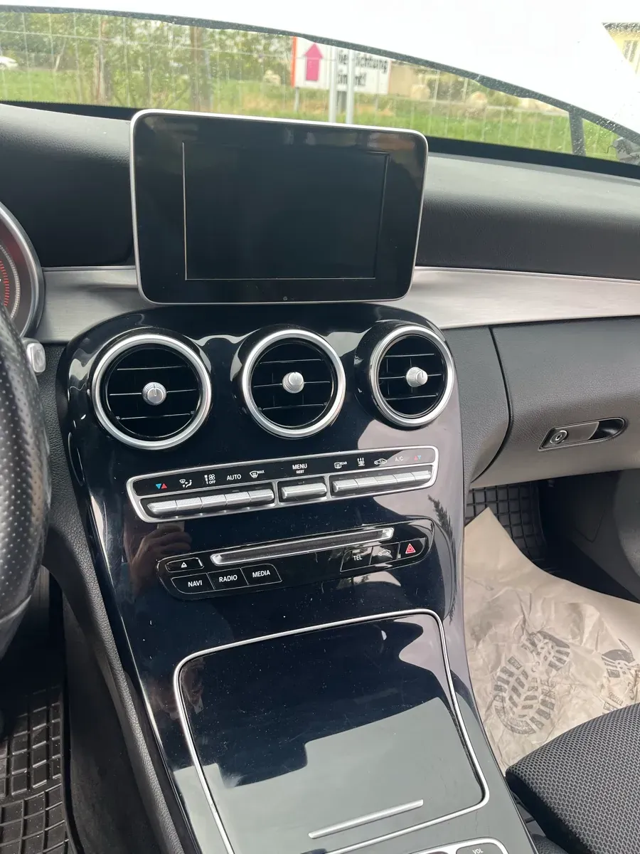 Mercedes-Benz C-Class 2017 photo 3