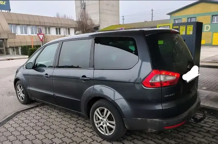 Ford Galaxy 2007 photo 2