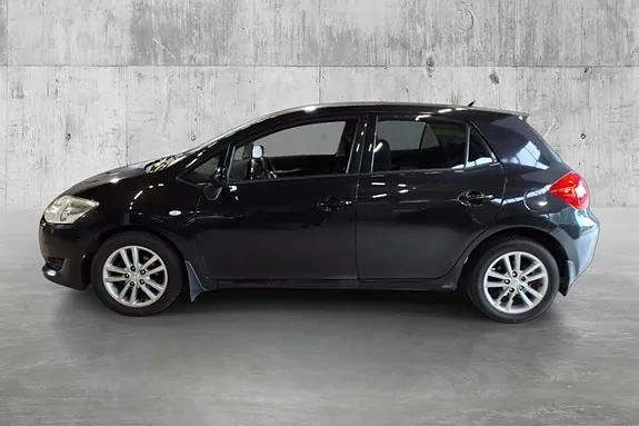 Toyota Auris 2009 photo 2